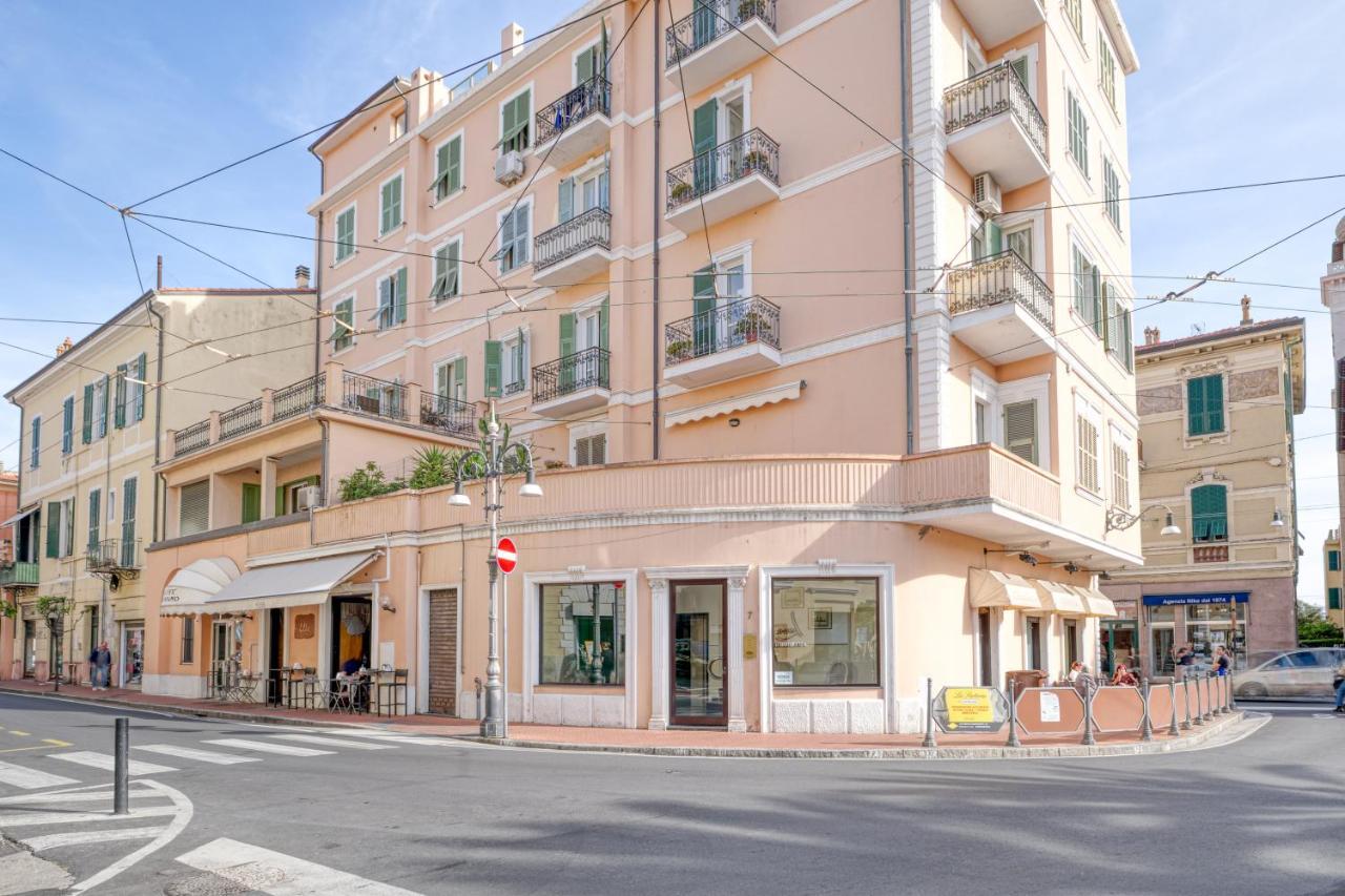 Vivi La Dolce Vita A Due Passi Dal Mare Bordighera Exterior foto