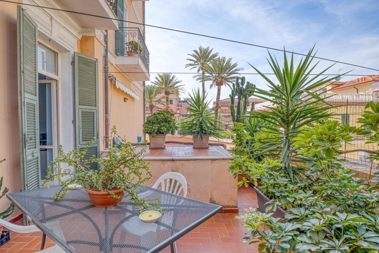 Vivi La Dolce Vita A Due Passi Dal Mare Bordighera Exterior foto